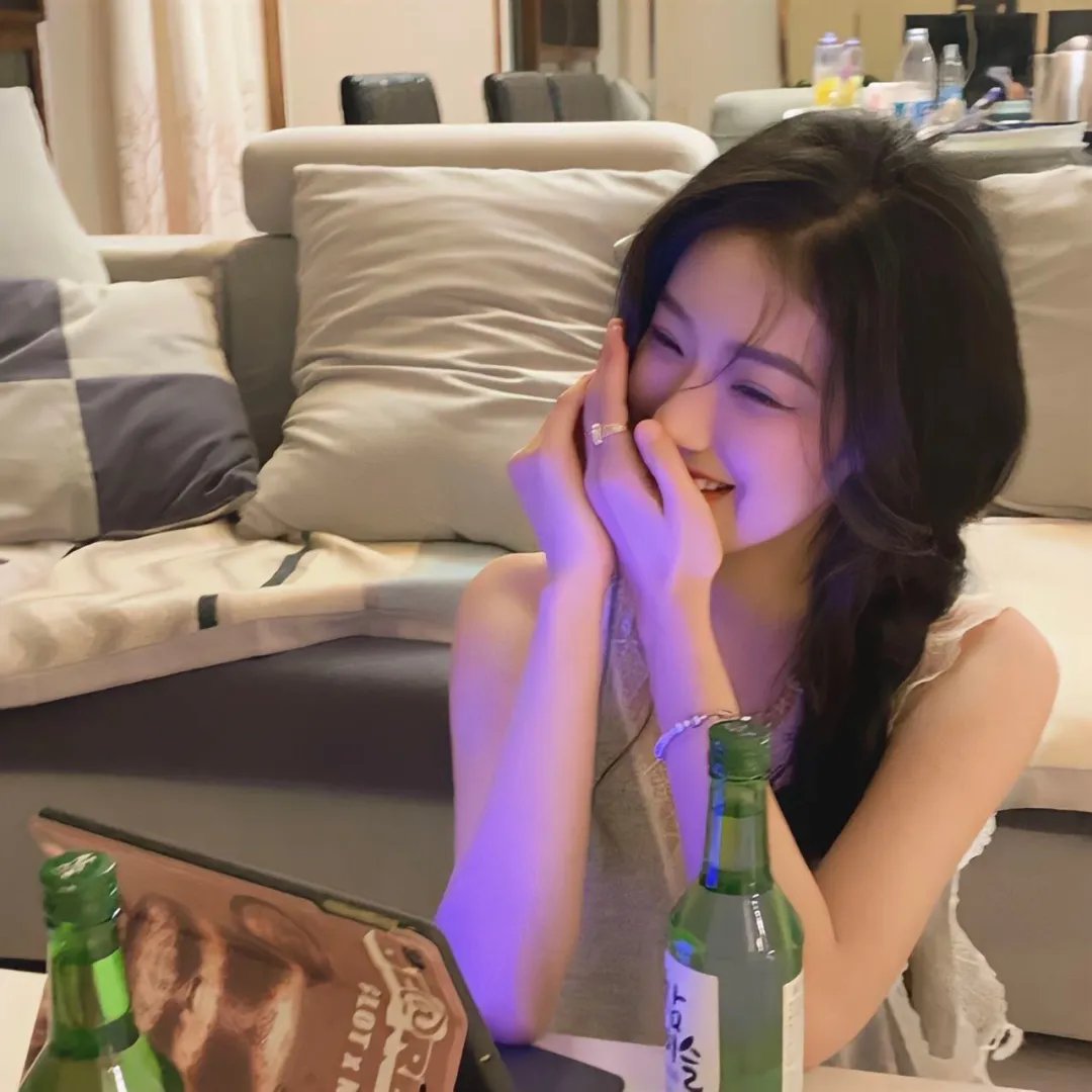 碧窗艳影